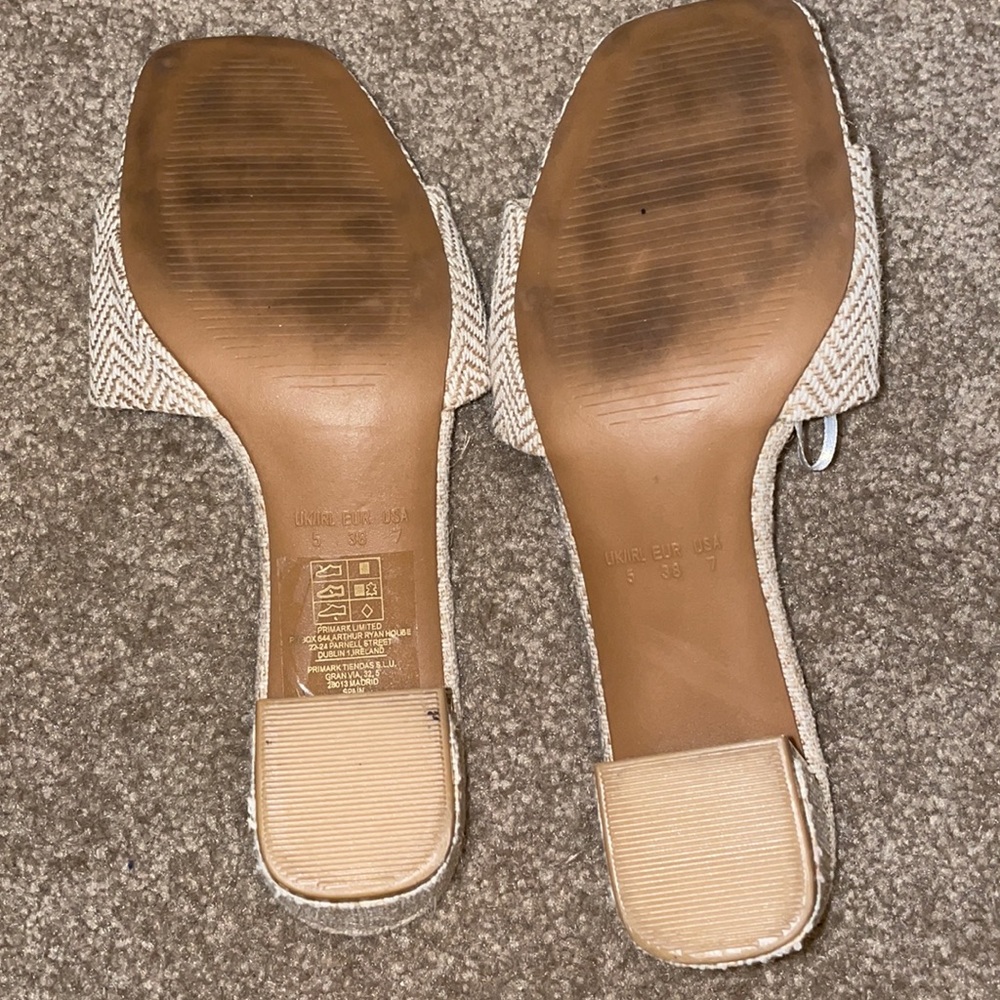 Neutral Tweed Sandals SZ 7 Wide - Picture 3 of 3